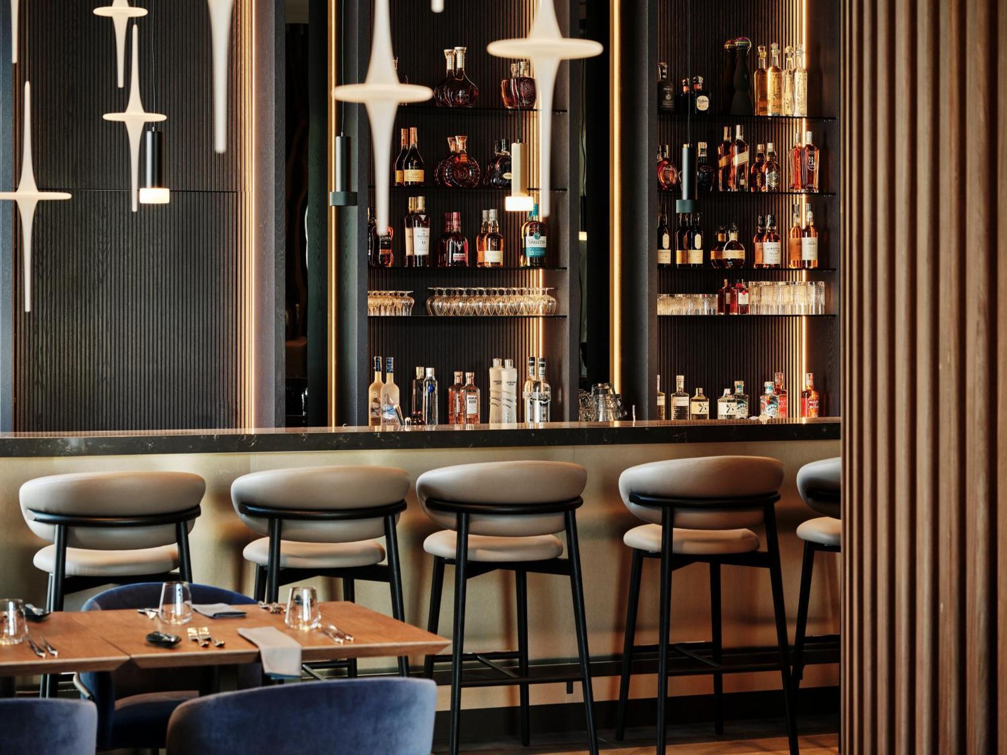 Crowne Plaza Sofia By Ihg Hotel Ngoại thất bức ảnh