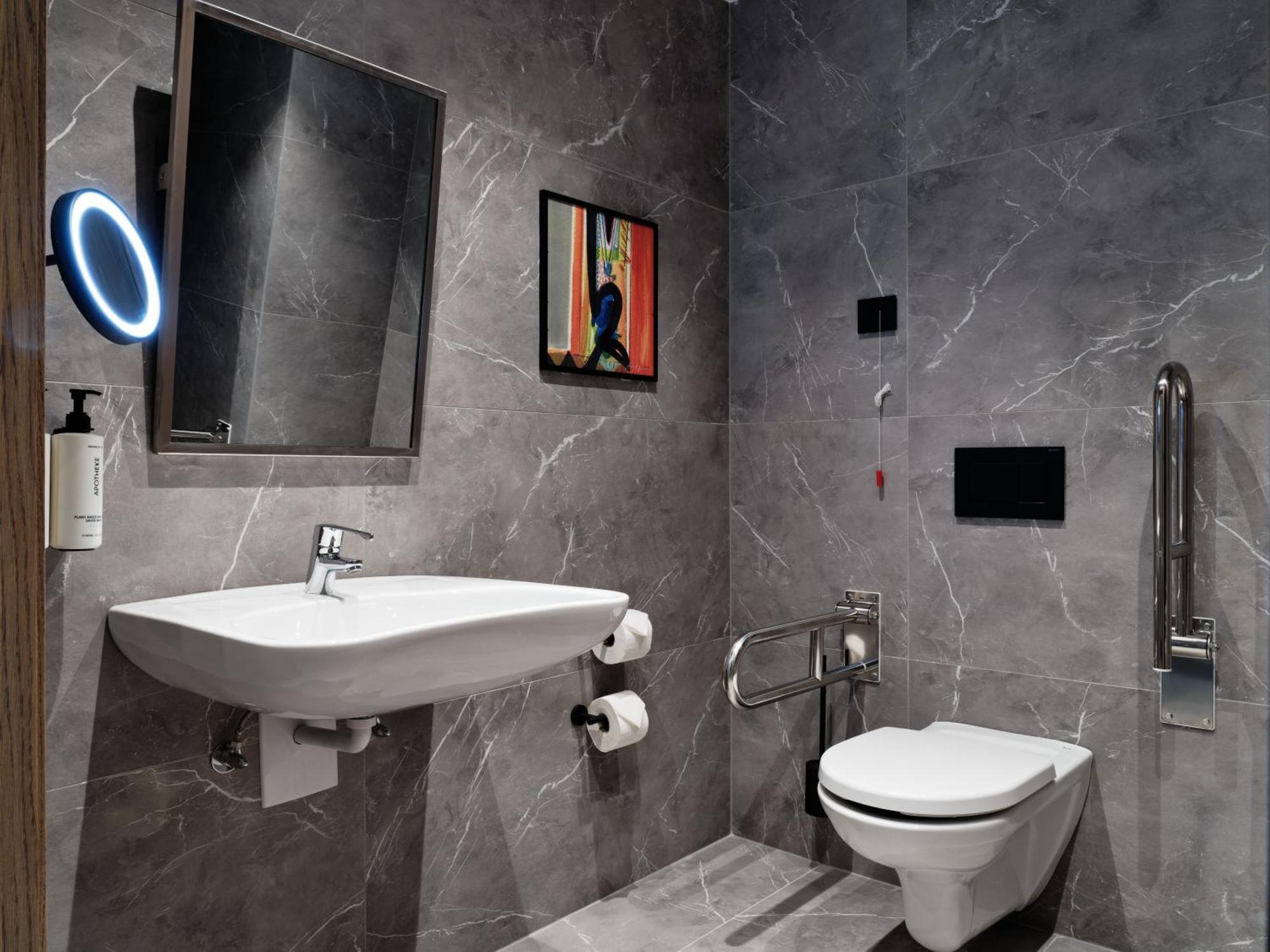 Crowne Plaza Sofia By Ihg Hotel Ngoại thất bức ảnh