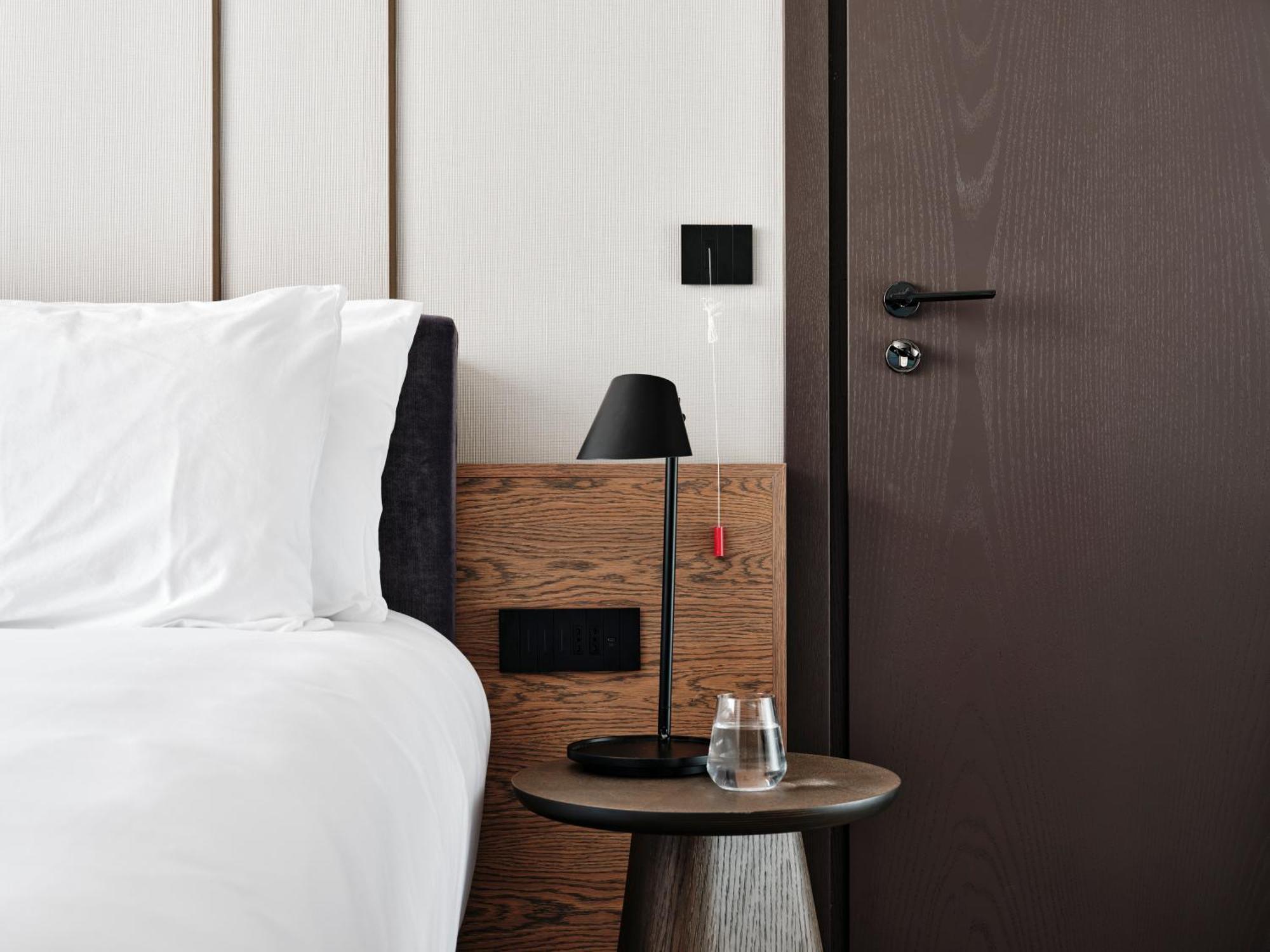Crowne Plaza Sofia By Ihg Hotel Ngoại thất bức ảnh