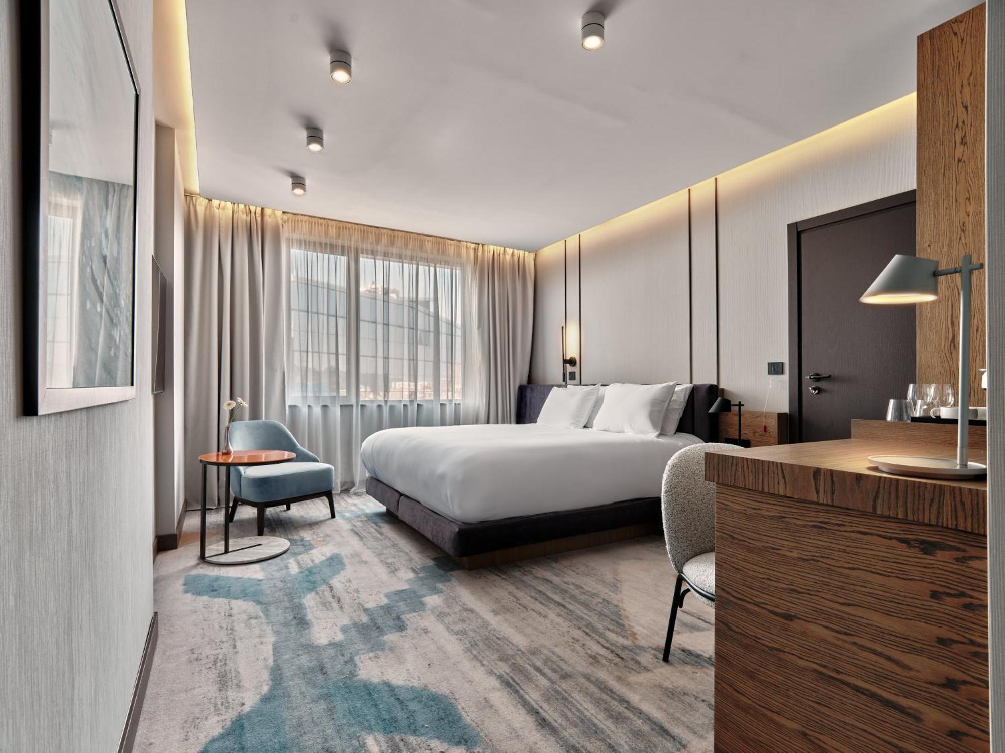 Crowne Plaza Sofia By Ihg Hotel Ngoại thất bức ảnh