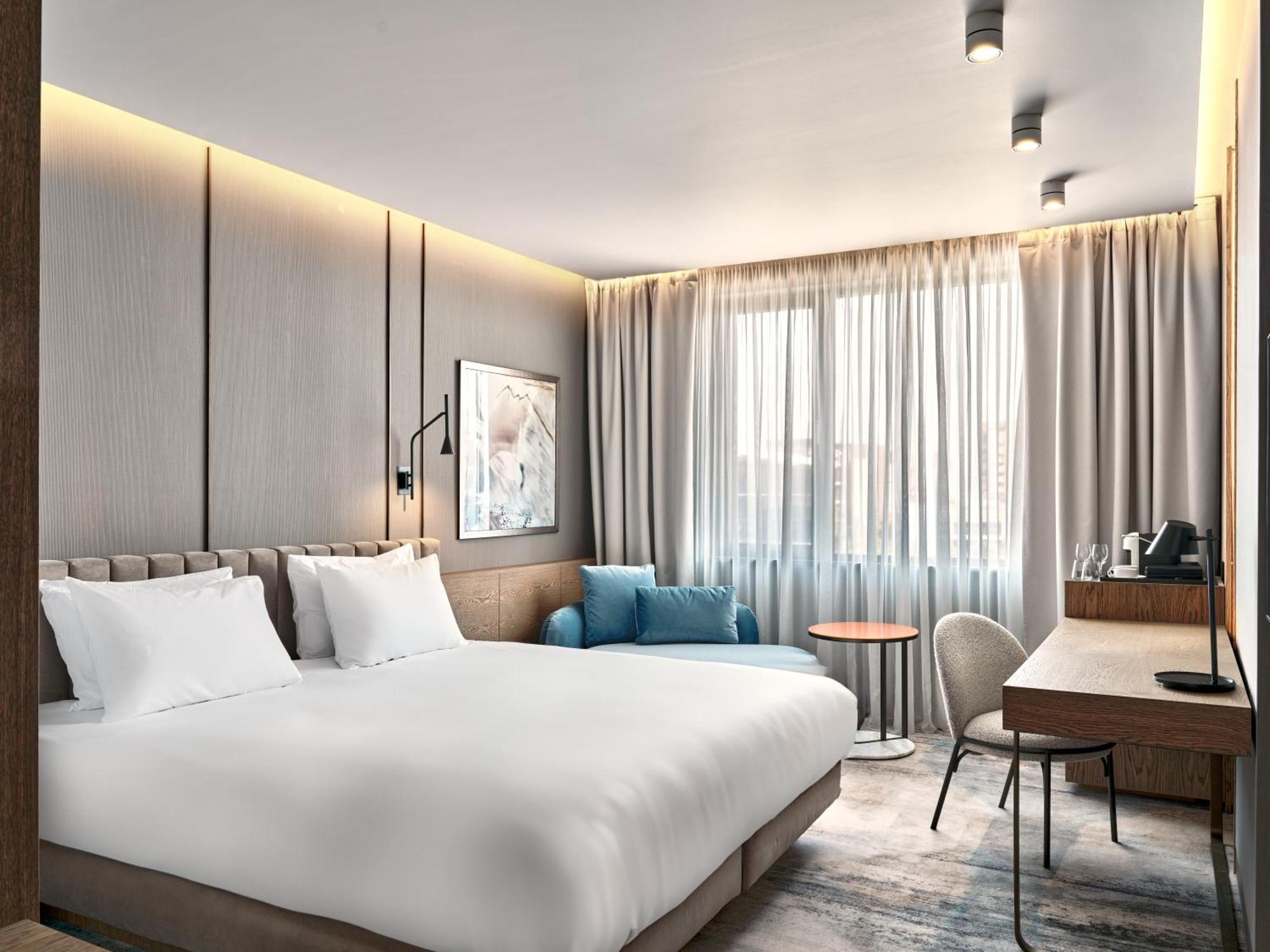 Crowne Plaza Sofia By Ihg Hotel Ngoại thất bức ảnh