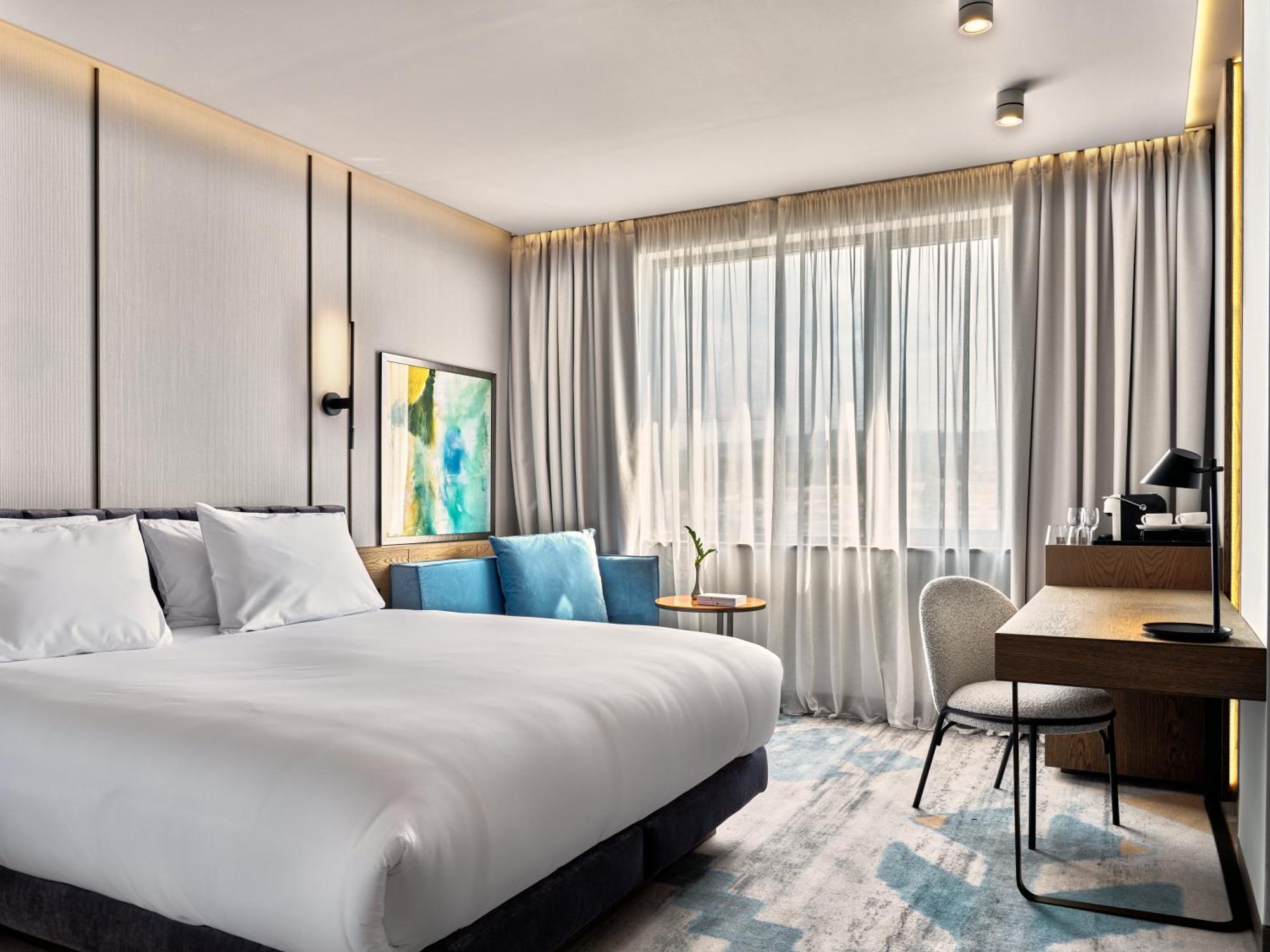 Crowne Plaza Sofia By Ihg Hotel Ngoại thất bức ảnh