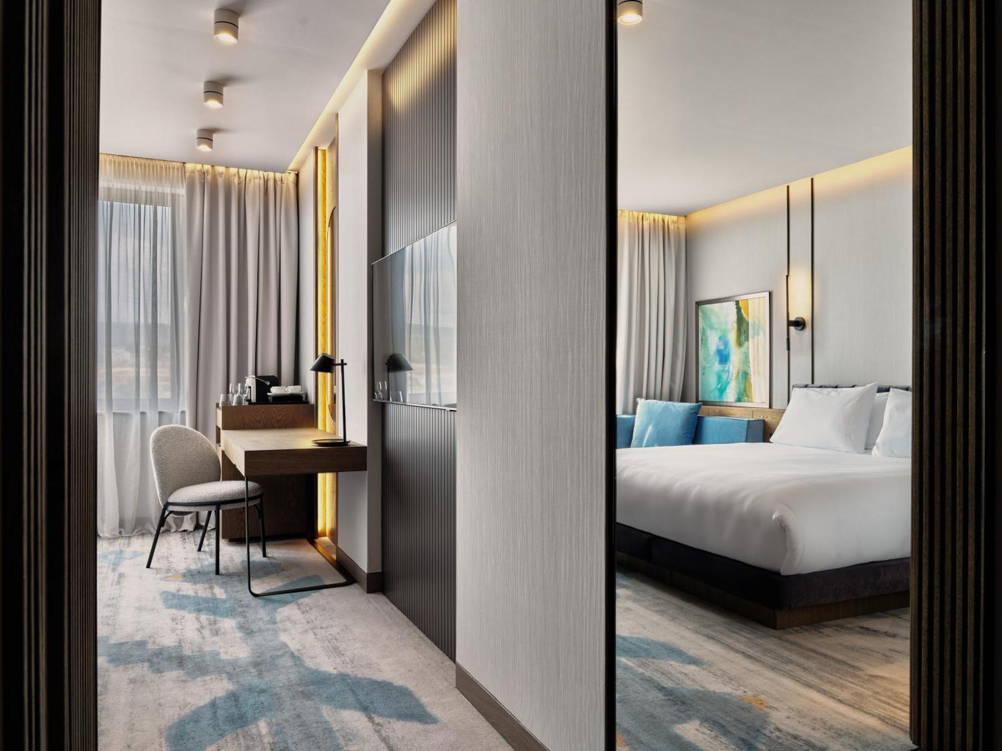 Crowne Plaza Sofia By Ihg Hotel Ngoại thất bức ảnh
