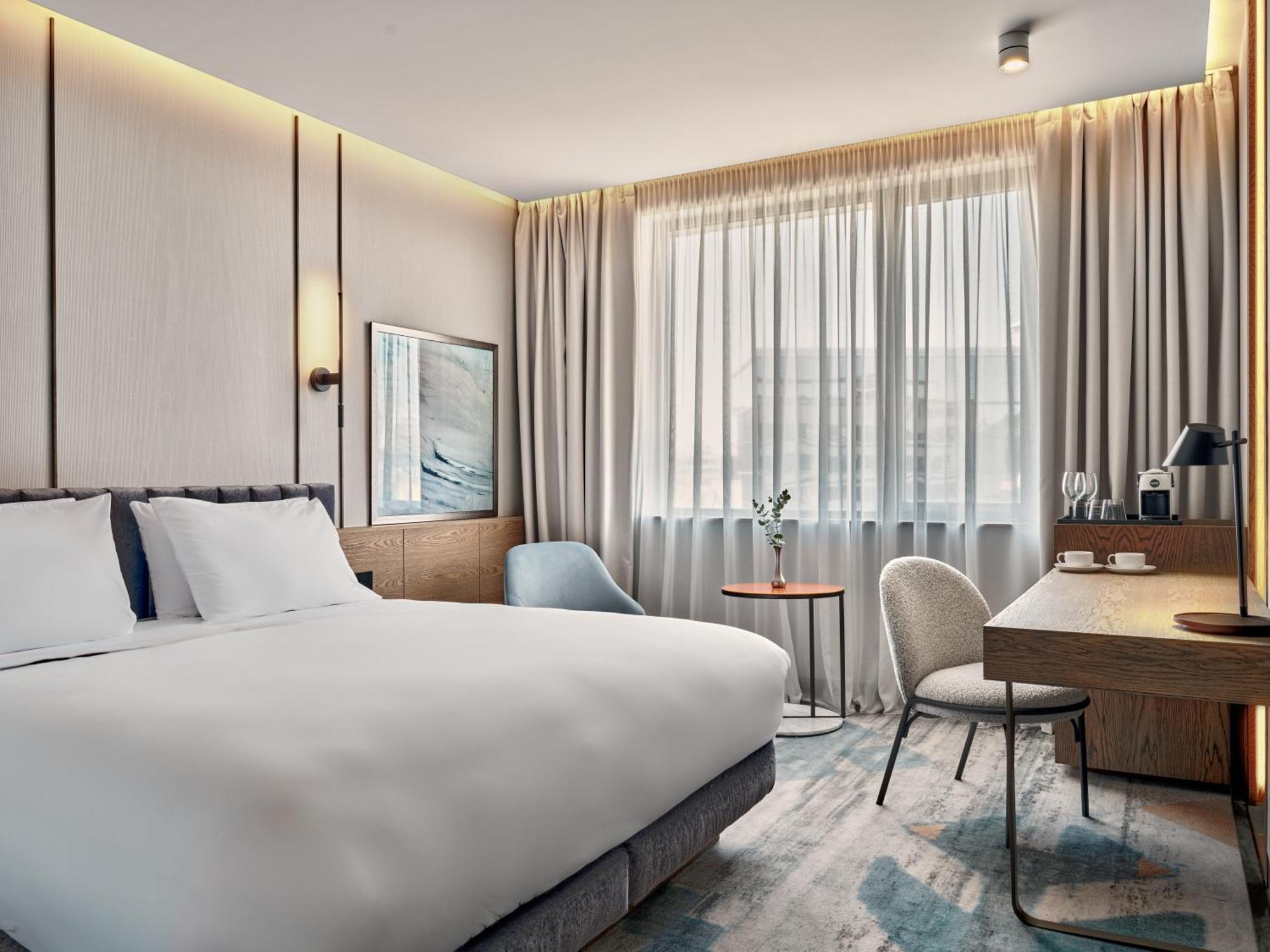 Crowne Plaza Sofia By Ihg Hotel Ngoại thất bức ảnh