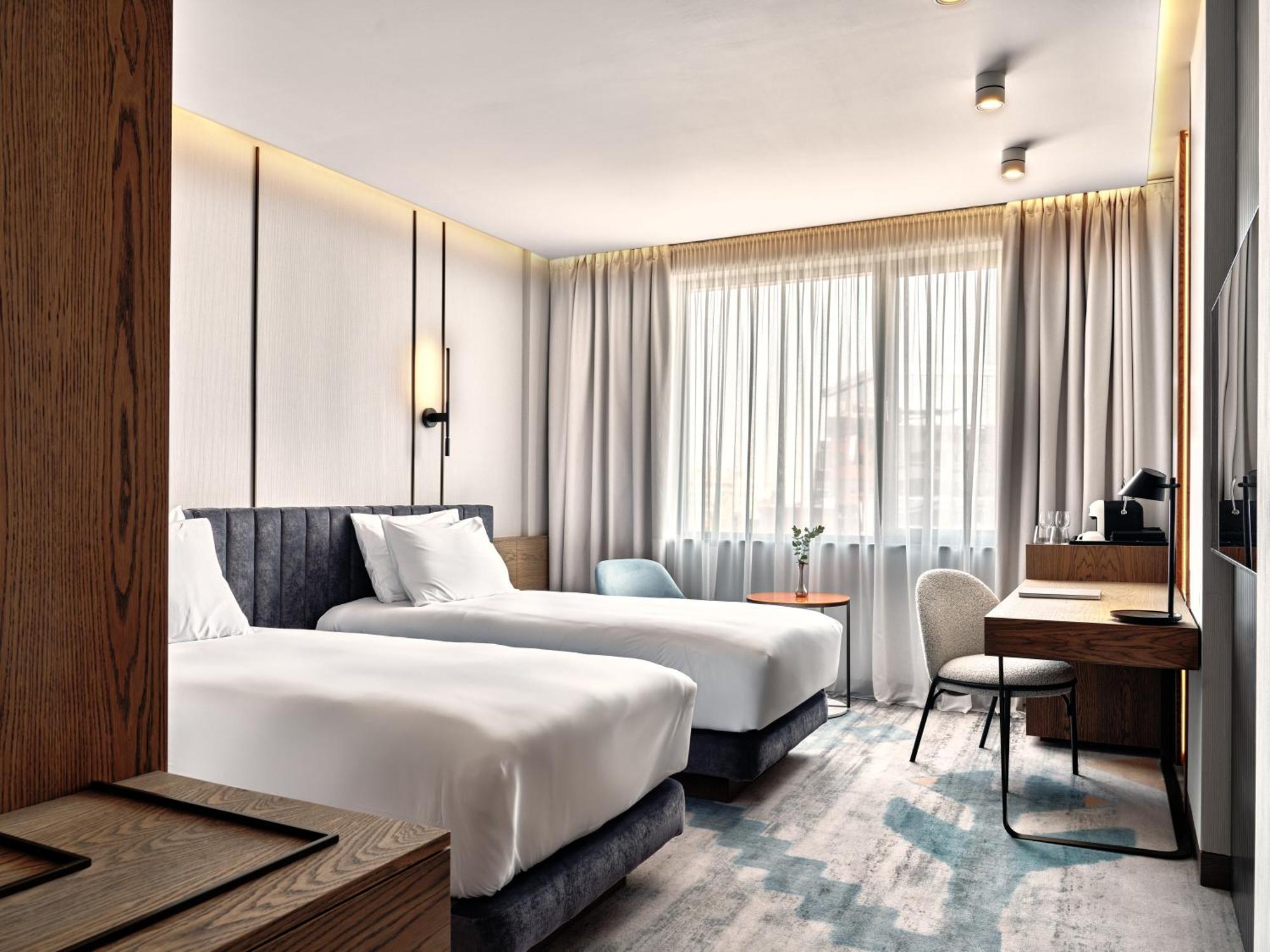 Crowne Plaza Sofia By Ihg Hotel Ngoại thất bức ảnh