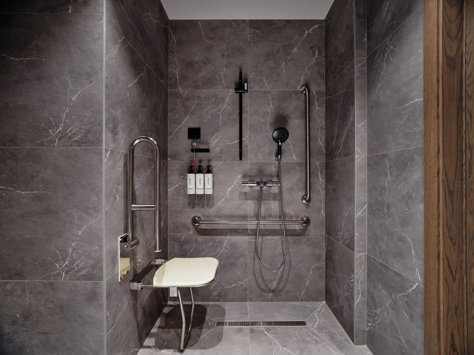 Crowne Plaza Sofia By Ihg Hotel Ngoại thất bức ảnh